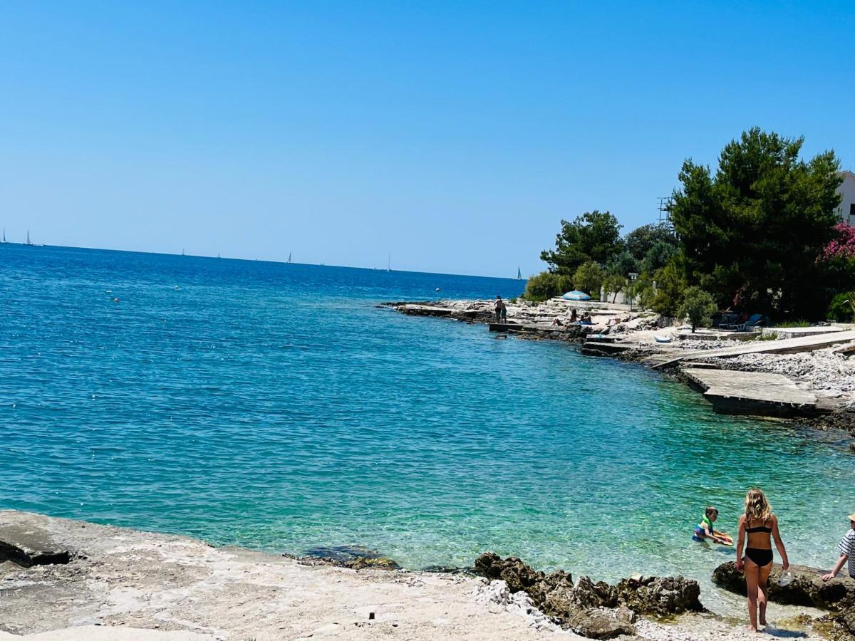 Apartmani Mate Rogoznica  Luaran gambar