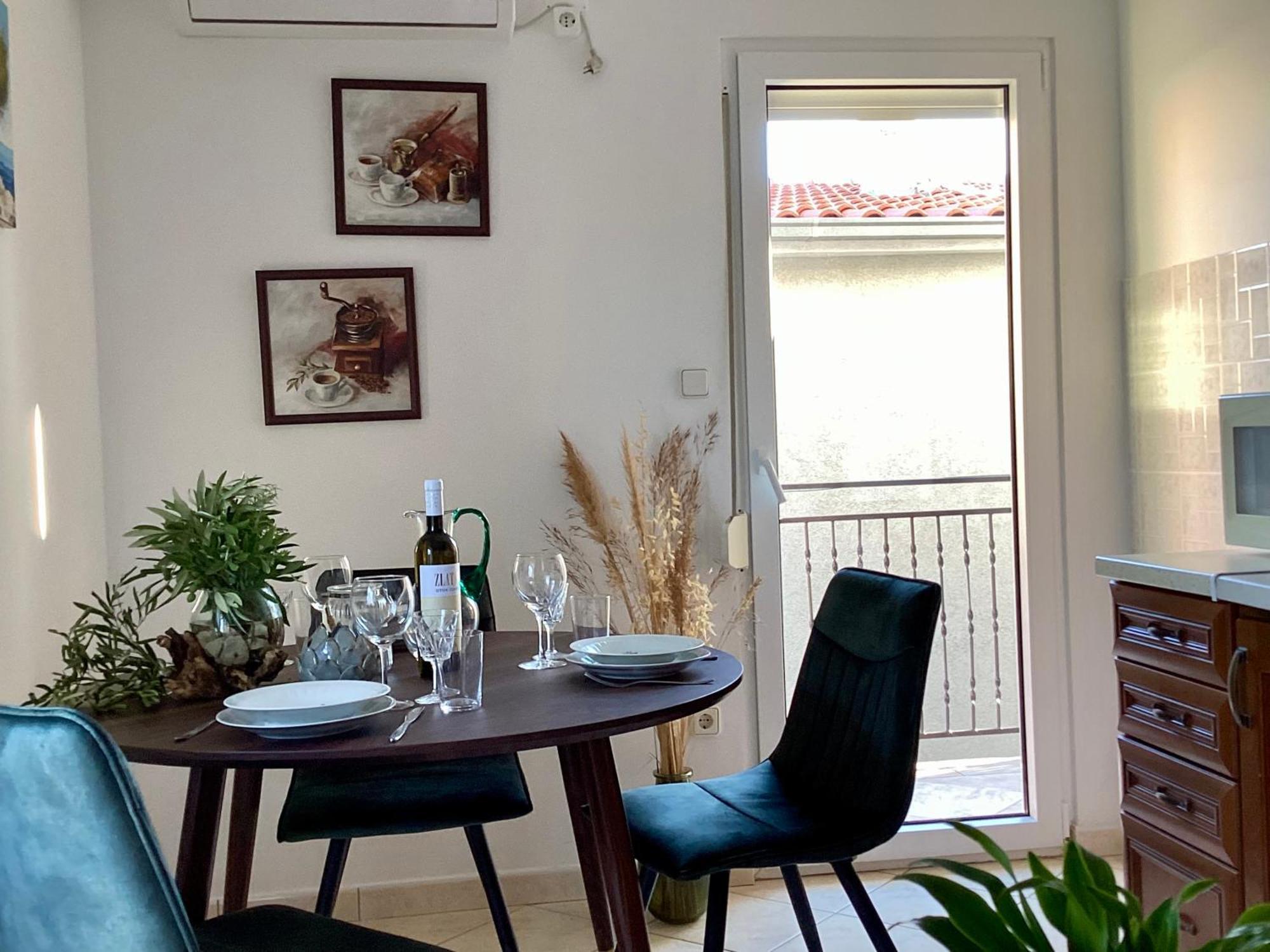 Apartmani Mate Rogoznica  Bilik gambar