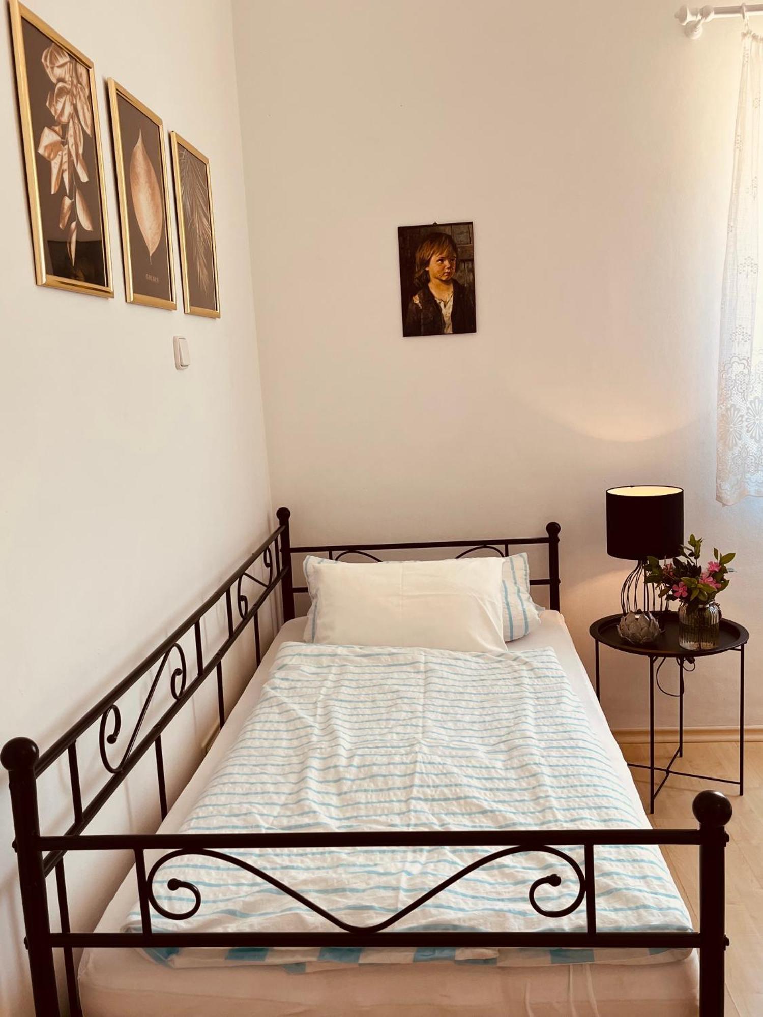 Apartmani Mate Rogoznica  Bilik gambar